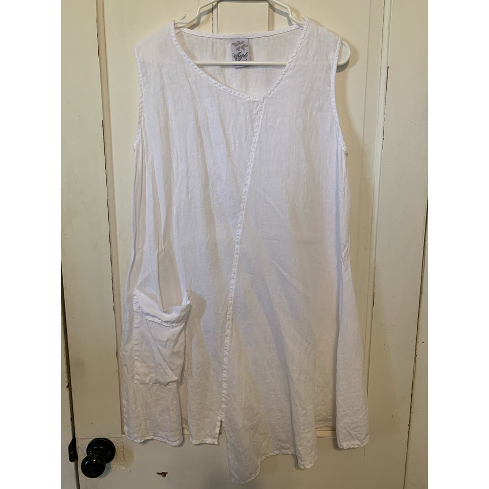 Matchpoint white linen sleeveless top. Size small. Great condition.